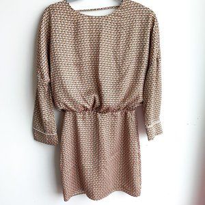 NWT ZARA dress with V -shape backless XS